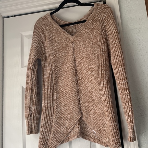 Guess Tan Sweater Small - Picture 5 of 8